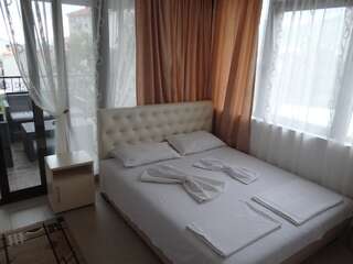 Гостевой дом Saki Apartments Будва Апартаменты с 2 спальнями (для 4 взрослых)-7